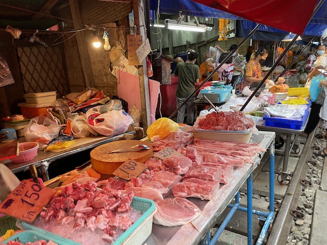 Maeklong Market2